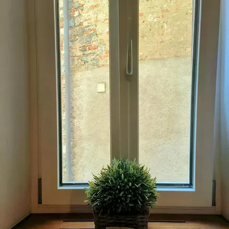 Romantic Court Sonvico Apartment *